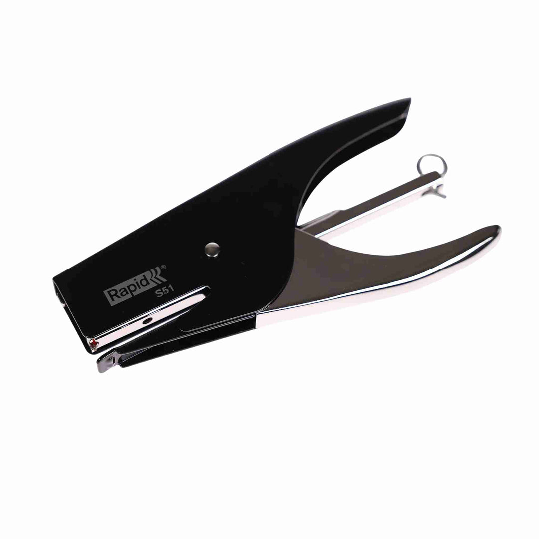 Hæftetang Rapid 51, sort, 1 stk. Robust og holdbar konstruktion i stål. Hæfter op til 15 ark. EU Ecolabel-certificeret og ideel til kontor, skole og hjem.