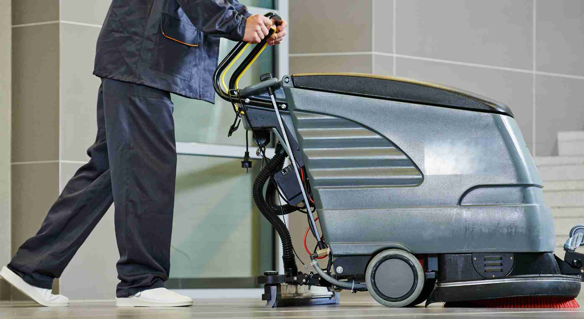 Gør rengøring effektiv med økonomiske og manøvredygtige gulvvaskemaskiner – perfekt til professionelle behov.