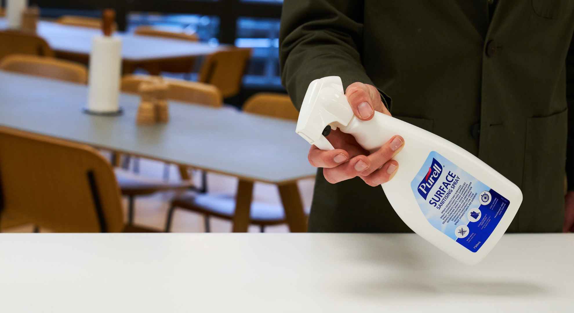 Bredt udvalg af desinfektionsmidler til både overflader og hænder, til private og erhverv – løsninger til alle behov.
