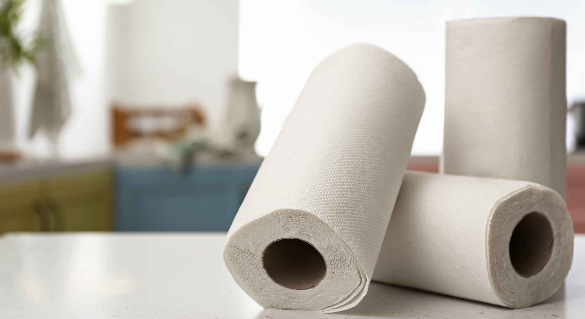Køkkenrulle 2- & 3-lags, stærk og absorberende, Svanemærket, EU-blomst- og FSC-certificeret til alle rengøringsopgaver.