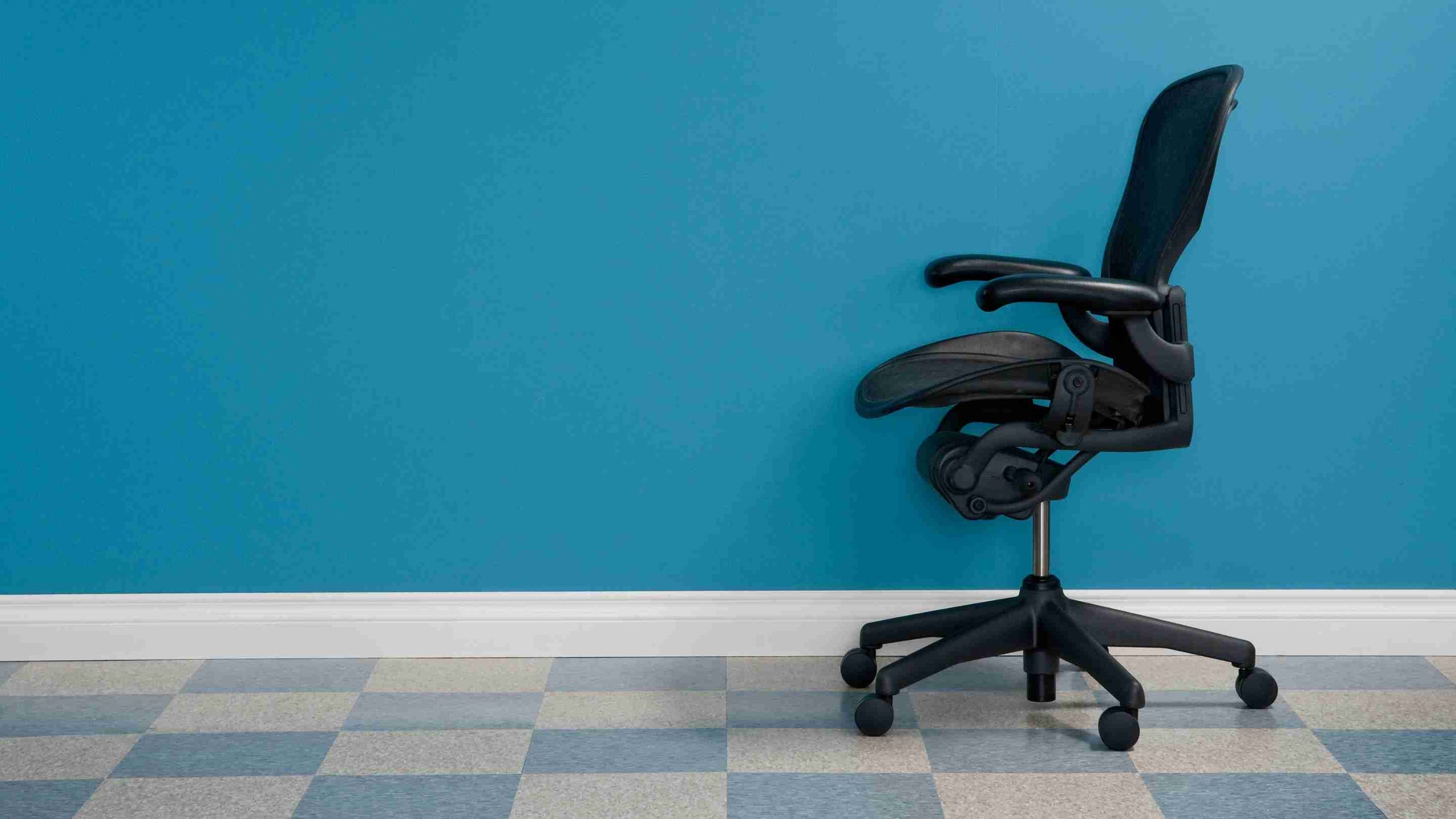 Ergonomiske kontorstole, der giver komfort og støtte til en sund arbejdsstilling i hjemmekontor og professionelle miljøer.