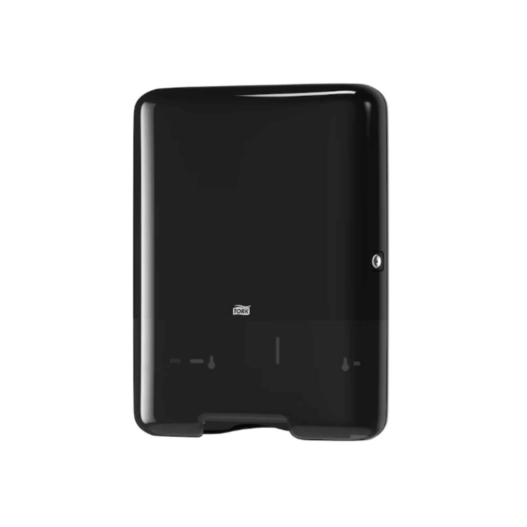 Tork 553008 H3 Singlefold håndtørringsdispenser i sort med ét‑ad‑gangen funktion og sideåbning til genopfyldning.