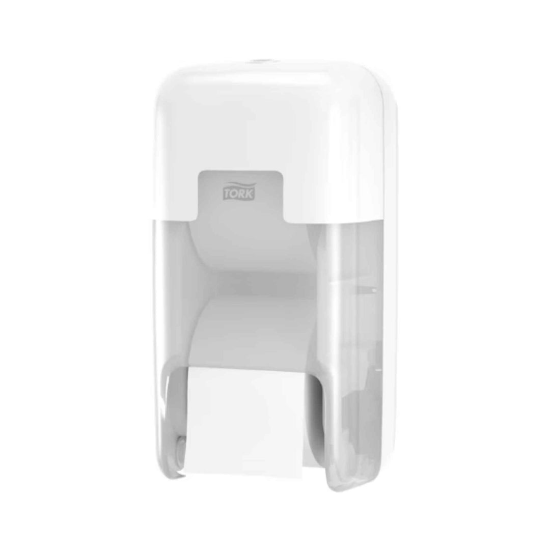 Tork T7 OptiServe toiletpapirdispenser 558041 i hvid med høj kapacitet, berøringsfri udrulning og pladsbesparende design.