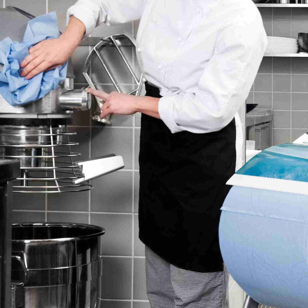 Tork W1 dispenser sikrer høj kapacitet, nem genopfyldning og pladsbesparende design til effektive arbejdsområder.