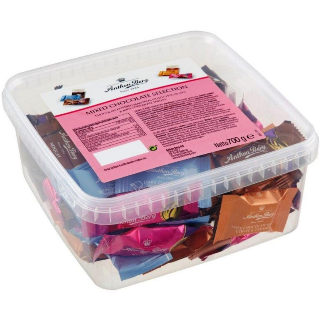 Chokolade og marcipanblanding i plastbøtte med låg, Anton Berg Mixed Chocolate Selection 700 g