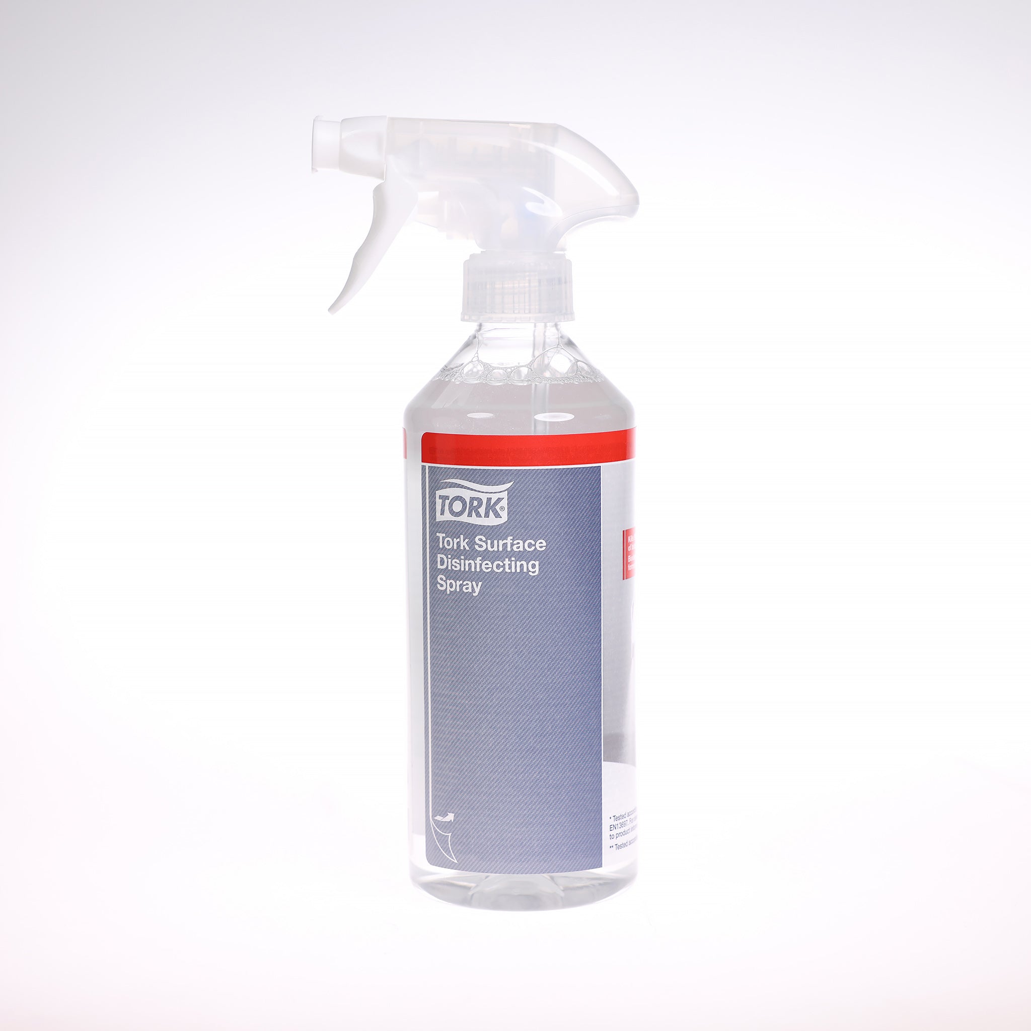 Effektive desinfektionsspray Tork Surface, 500 ml. egner sig til overflader og beskytter dig selv og andre mod bakterier, vira m.m.